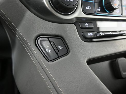 Used 2019 Chevrolet Tahoe LT w/ LT Signature Package image 32