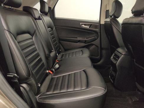 Used 2019 Ford Edge SEL w/ Equipment Group 201A FWD image 19