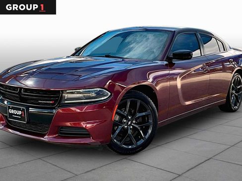 Used 2019 Dodge Charger SXT w/ Blacktop Package RWD image 1