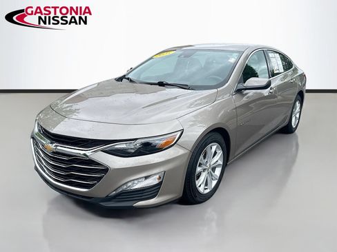 Used 2025 Chevrolet Malibu LT FWD image 3