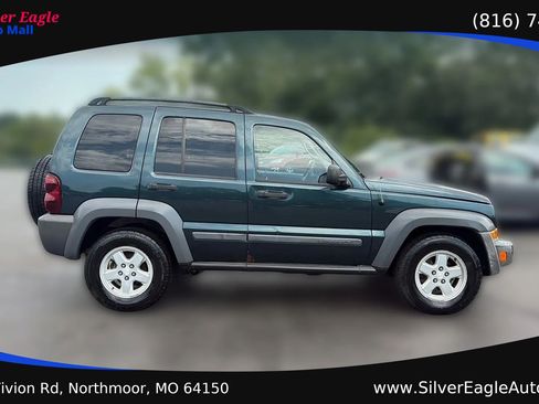 Used 2005 Jeep Liberty Sport AWD/4WD image 6