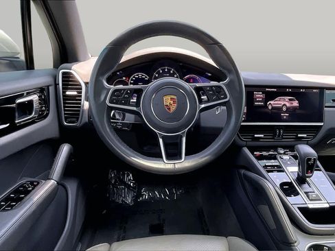 Used 2021 Porsche Cayenne AWD/4WD image 5