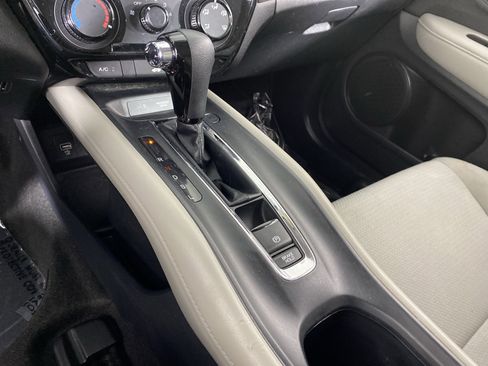 Used 2022 Honda HR-V LX image 28