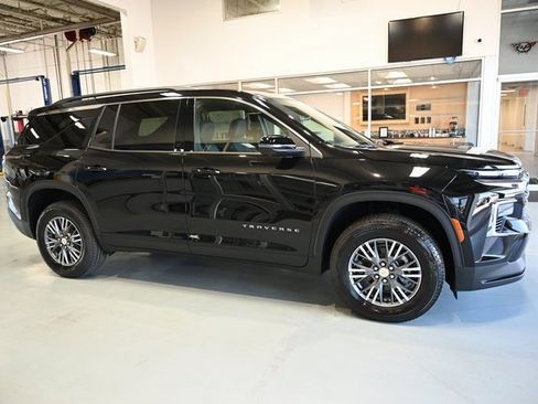 New 2026 Chevrolet Traverse LT w/ Driver Confidence Package image 4