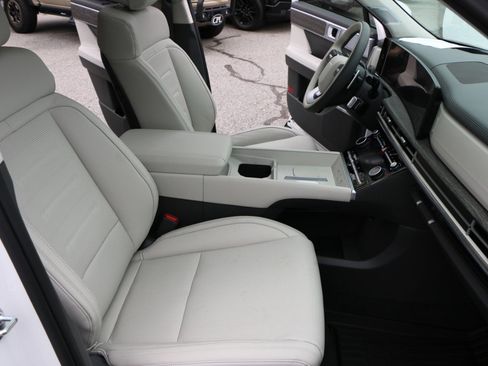 Used 2026 Hyundai Santa Fe Calligraphy AWD/4WD image 32