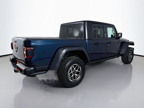Used 2025 Jeep Gladiator Rubicon w/ Convenience Group AWD/4WD image 8