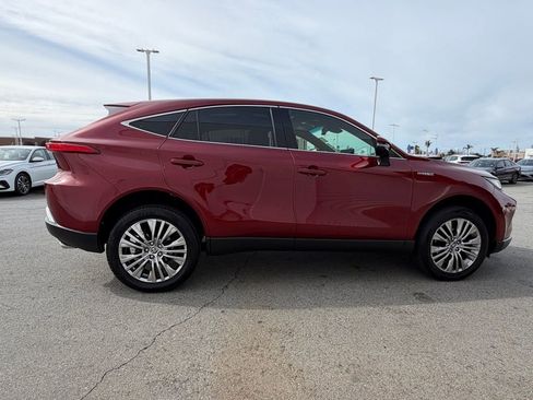 Used 2021 Toyota Venza Limited w/ Carpet Mat Package (TMS) image 7