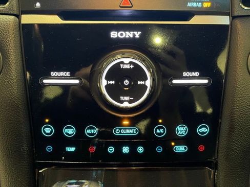 Used 2018 Ford Taurus Limited image 30