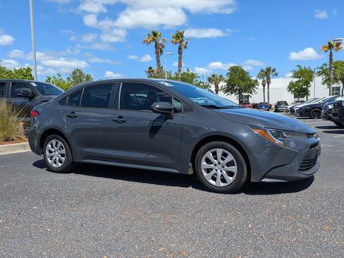 Used 2024 Toyota Corolla LE image 2