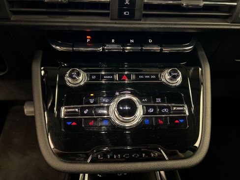 Used 2022 Lincoln Corsair AWD w/ Equipment Group 101A image 13