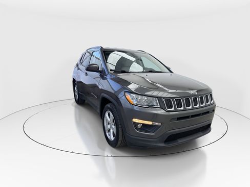 Used 2019 Jeep Compass Latitude w/ Popular Equipment Group image 2
