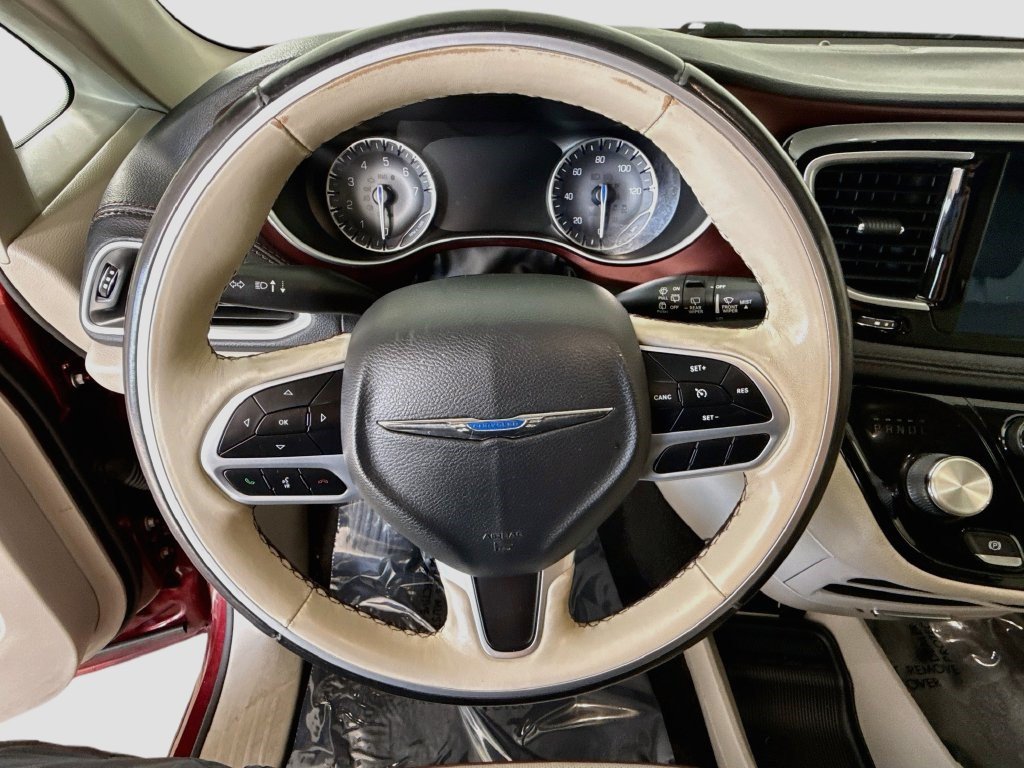 Used 2020 Chrysler Pacifica Limited FWD image 12