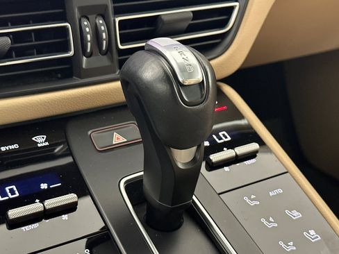 Used 2023 Porsche Macan image 21