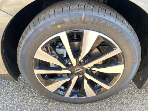 New 2025 Nissan Sentra SV w/ SV Premium Package image 25