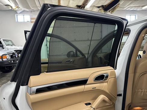 Used 2013 Porsche Cayenne Diesel AWD/4WD image 37