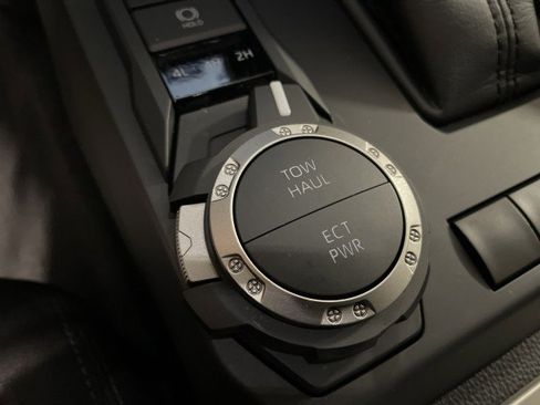 Used 2024 Toyota Tacoma SR5 AWD/4WD image 29