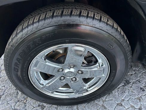 Used 2006 Jeep Grand Cherokee Overland w/ Skid Plate Group image 35