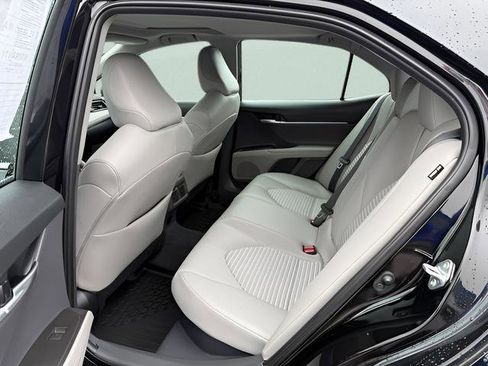Used 2023 Toyota Camry SE w/ Audio Upgrade Package FWD image 5