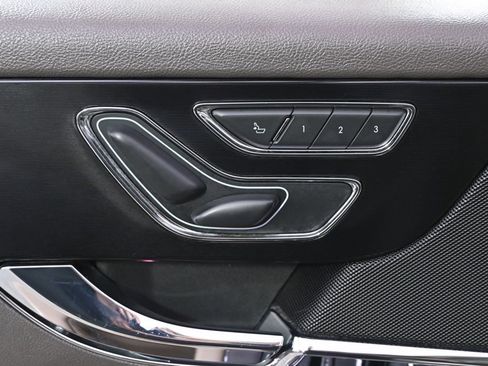 Used 2021 Lincoln Corsair Reserve AWD/4WD image 14