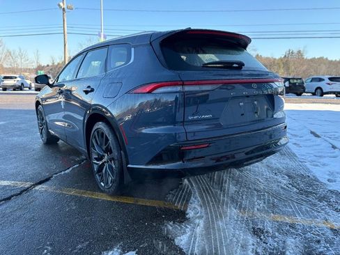 New 2025 Toyota Crown Signia image 5