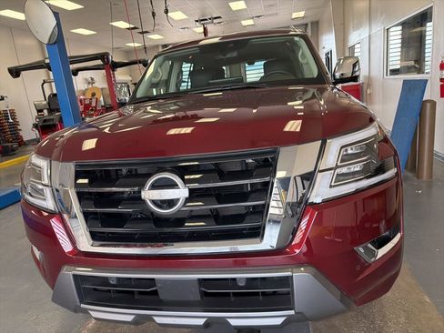 Used 2023 Nissan Armada Platinum w/ Captain's Chairs Package image 5