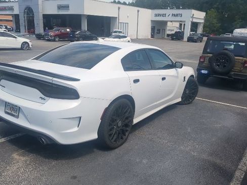 Used 2021 Dodge Charger R/T w/ Blacktop Package RWD image 5