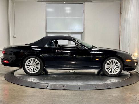 Used 2005 Jaguar XK8 Convertible RWD image 11