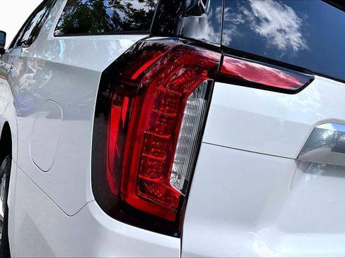Used 2024 GMC Yukon XL Denali AWD/4WD image 29