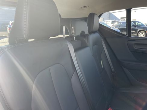 Used 2025 Volvo XC40 B5 Core image 22
