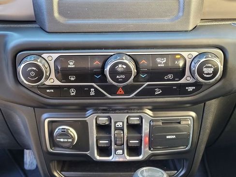 Used 2021 Jeep Wrangler Unlimited Sport image 25