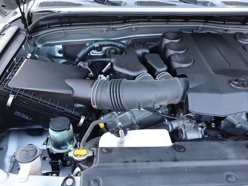Used 2012 Toyota FJ Cruiser 4WD w/ Upgrade Pkg image 36