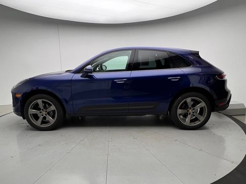 Certified 2025 Porsche Macan AWD/4WD image 2