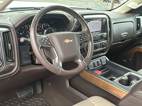 Used 2018 Chevrolet Silverado 2500 LTZ w/ LTZ Plus Package image 17