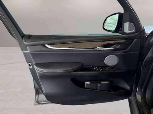 Used 2018 BMW X5 xDrive50i image 15