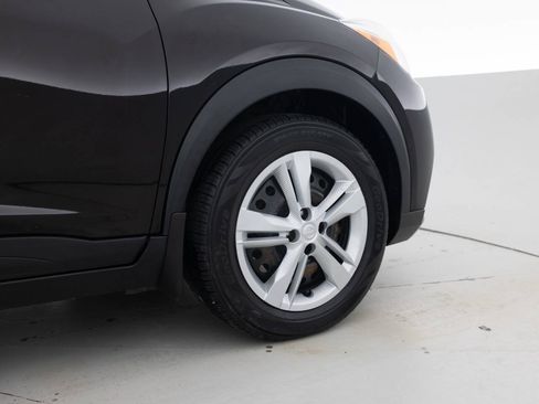 Used 2020 Nissan Kicks S FWD image 18