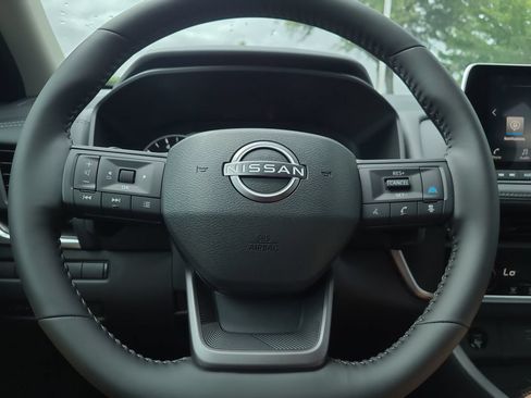 New 2026 Nissan Rogue SV FWD image 18