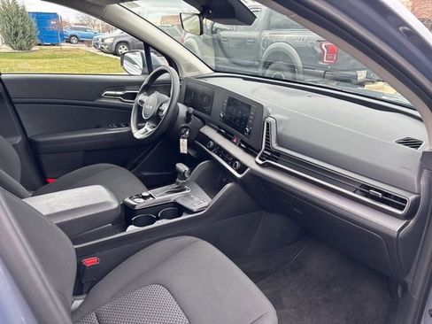 Used 2025 Kia Sportage LX AWD/4WD image 37