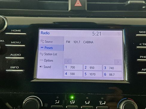 Used 2018 Toyota Camry LE FWD image 19