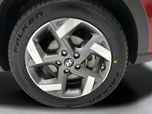 Used 2025 Hyundai Venue SEL FWD image 8