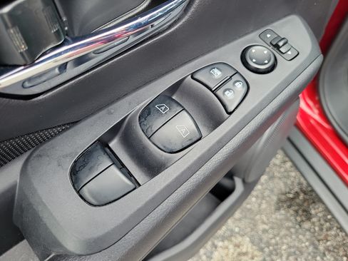 Certified 2023 Nissan Kicks SV FWD image 10