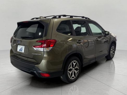 Used 2022 Subaru Forester Premium image 8