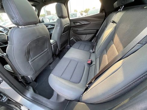 Used 2023 Chevrolet TrailBlazer RS w/ Sun and Liftgate Package FWD image 22