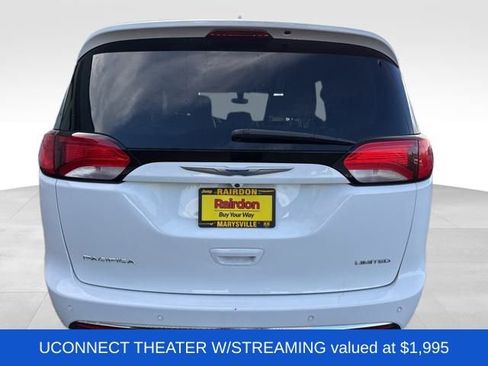 Used 2018 Chrysler Pacifica Limited image 7