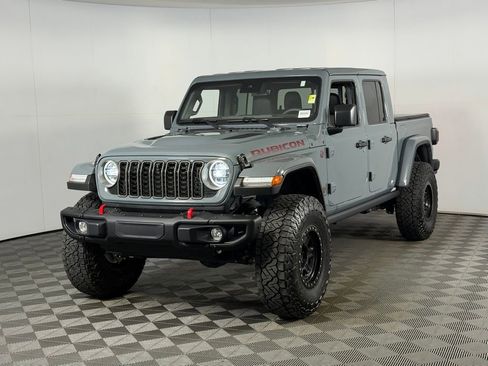 Used 2025 Jeep Gladiator Rubicon image 11