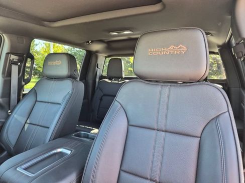 Used 2022 Chevrolet Silverado 1500 High Country w/ High Country Premium Package AWD/4WD image 16