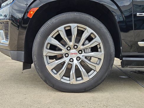 Used 2021 GMC Yukon XL Denali RWD image 11