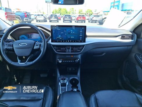 Used 2024 Ford Escape Platinum AWD/4WD image 9