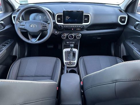 New 2025 Hyundai Venue Limited image 12