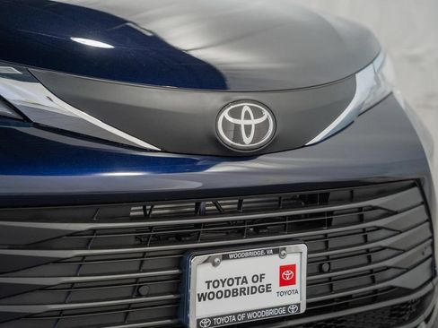 New 2026 Toyota Sienna XLE FWD image 12