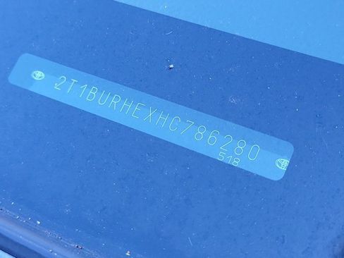 Used 2017 Toyota Corolla LE image 13